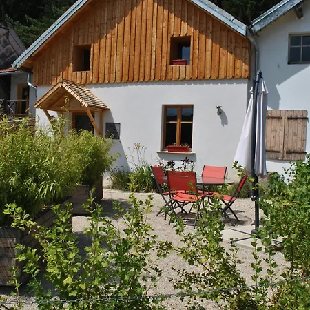 Gîte du Fourpéret-Parc Naturel du Haut-Jura Longevilles-Mont-dʼOr Exterior foto